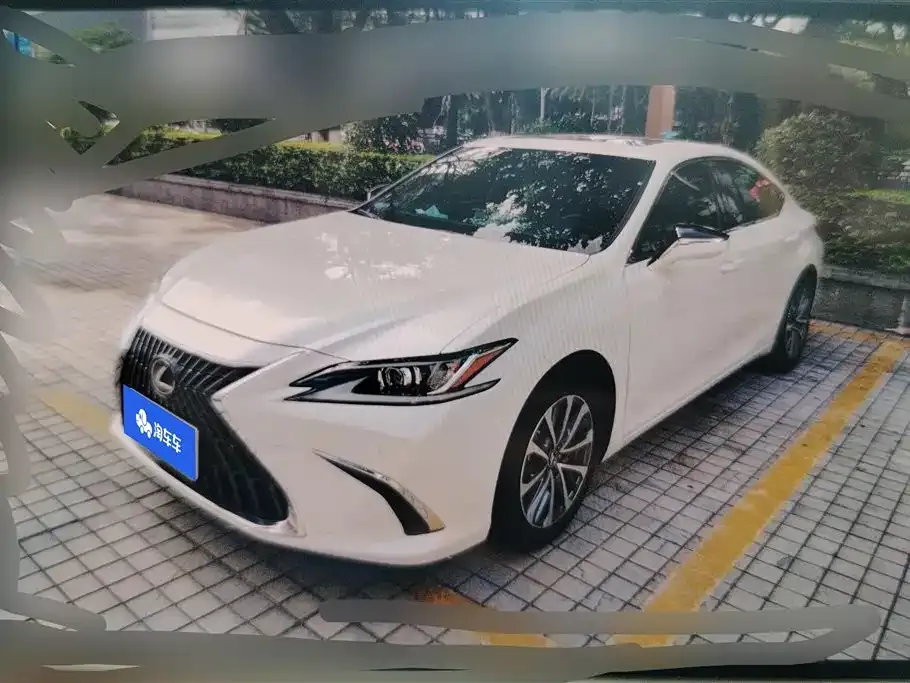 Lexus ES — фото 1