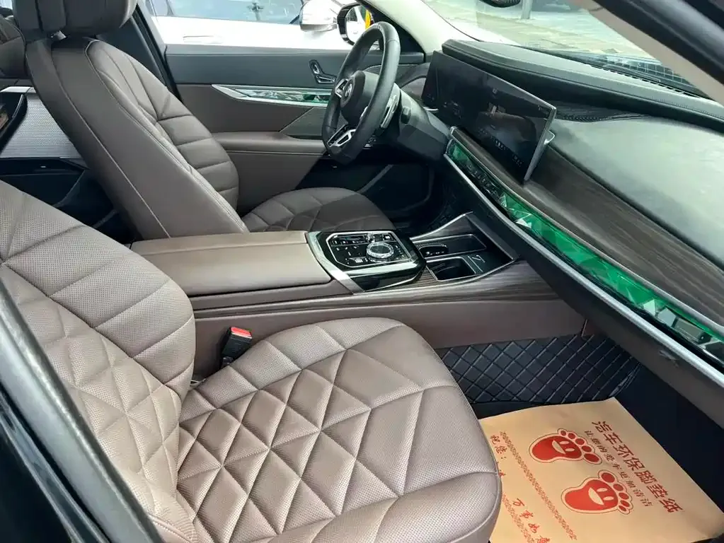 BMW 7 Series 2024 из CN, фото 5
