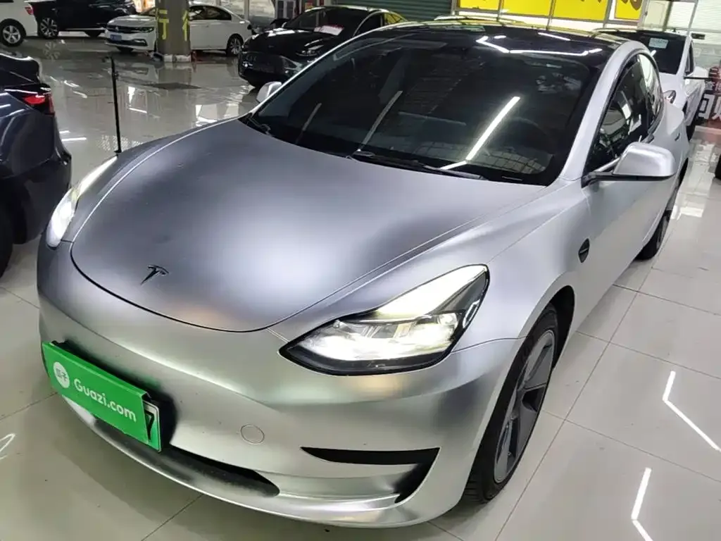 Tesla Model 3 — фото 10