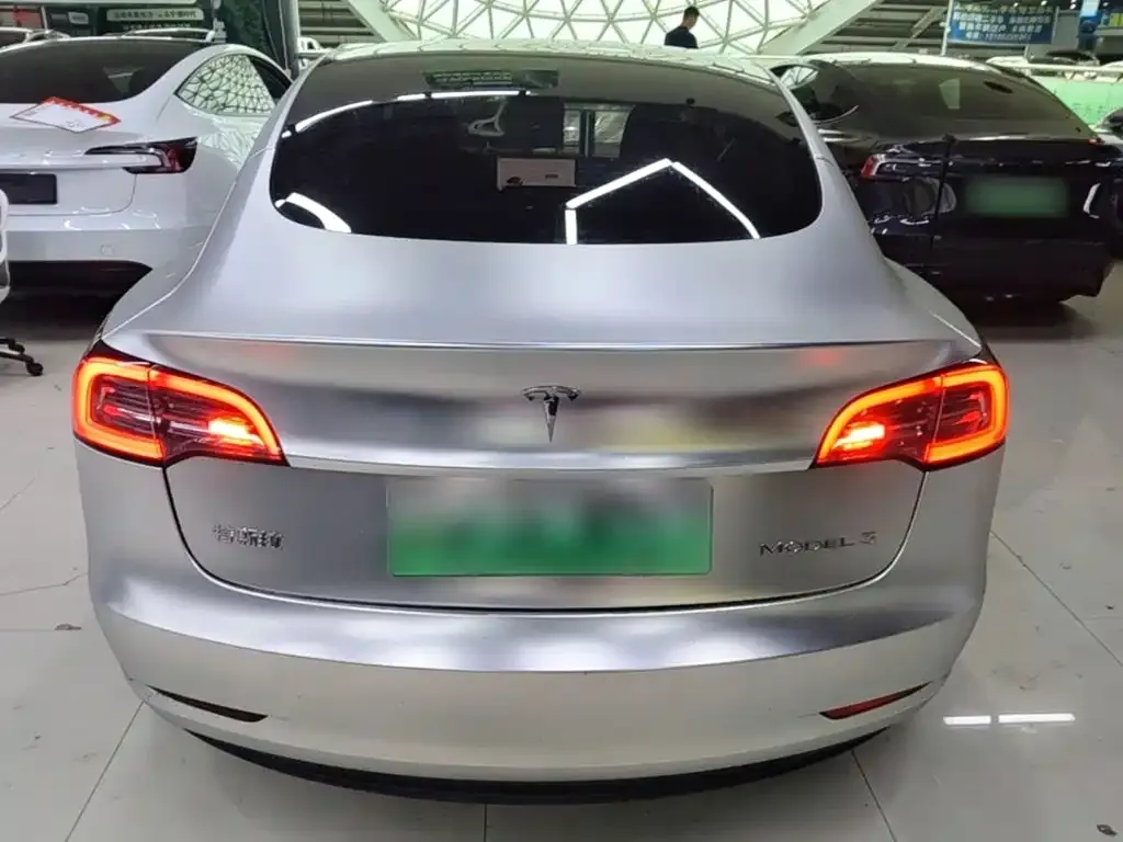 Tesla Model 3 — фото 4