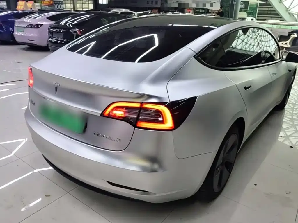 Tesla Model 3 — фото 6