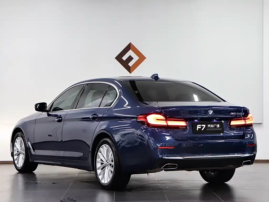 BMW 5 Series — фото 4