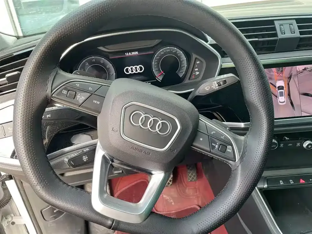 Audi Q3 — фото 10