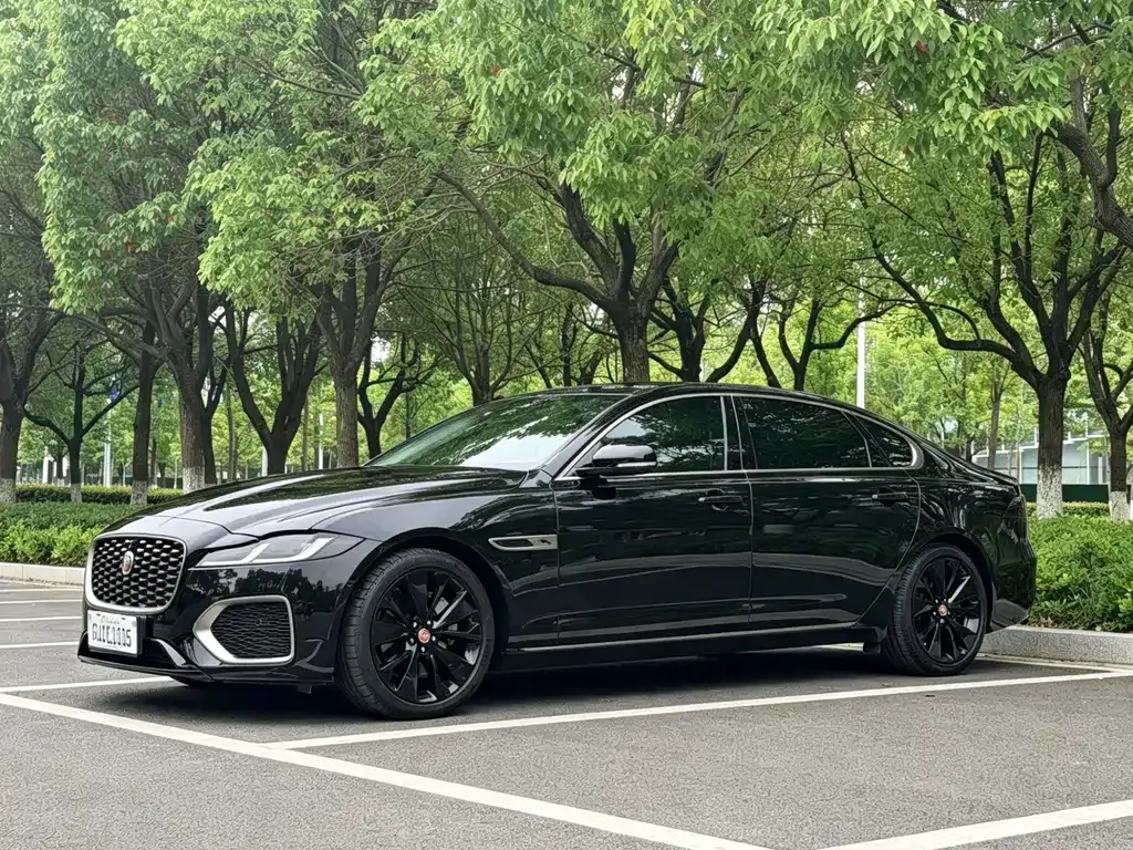 Jaguar XFL — фото 1