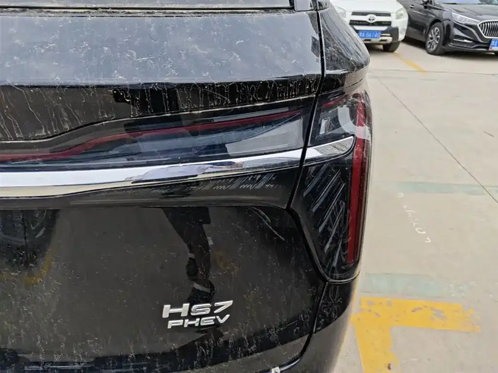 Hongqi HS7 PHEV — фото 3