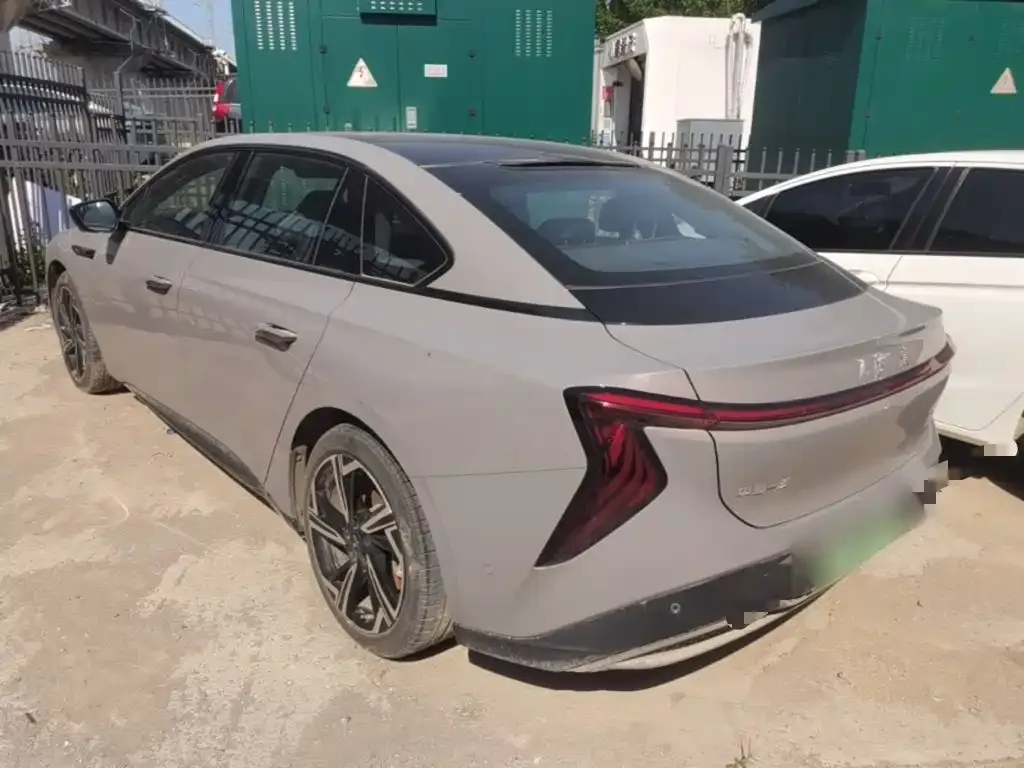 Hongqi EH7 2024 из CN, фото 3