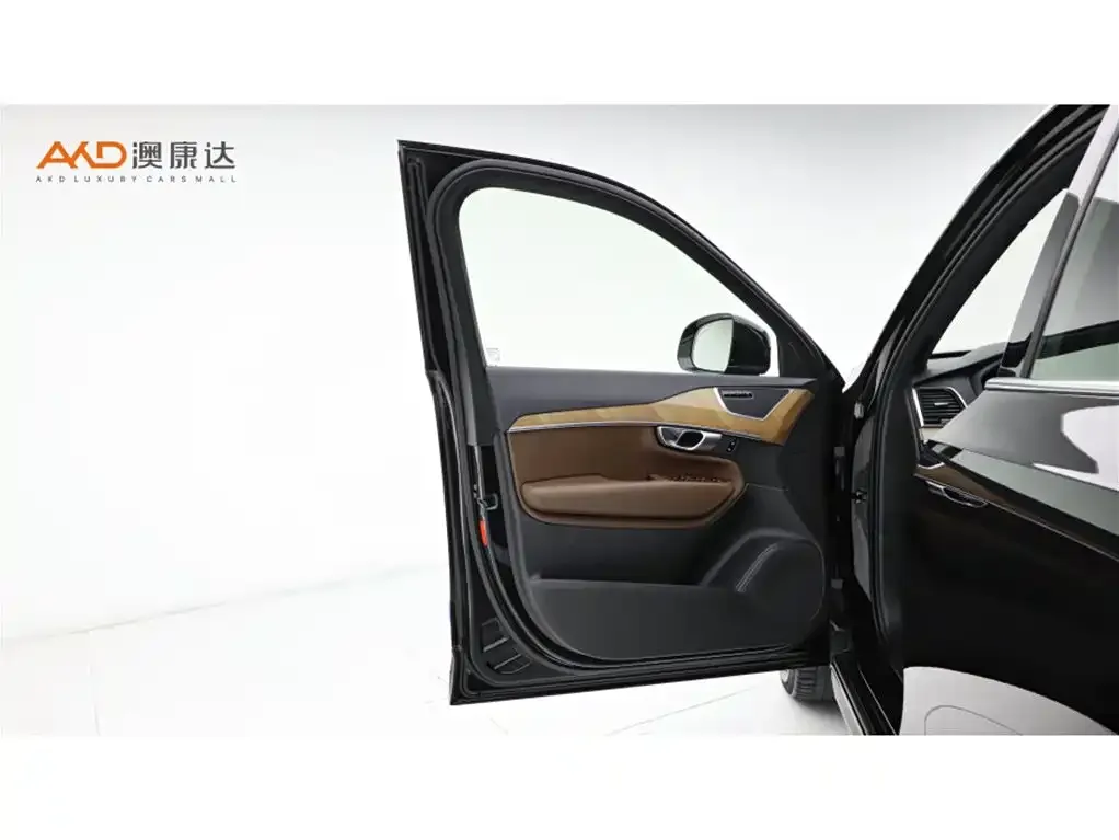 Volvo XC90 2023 из CN, фото 8