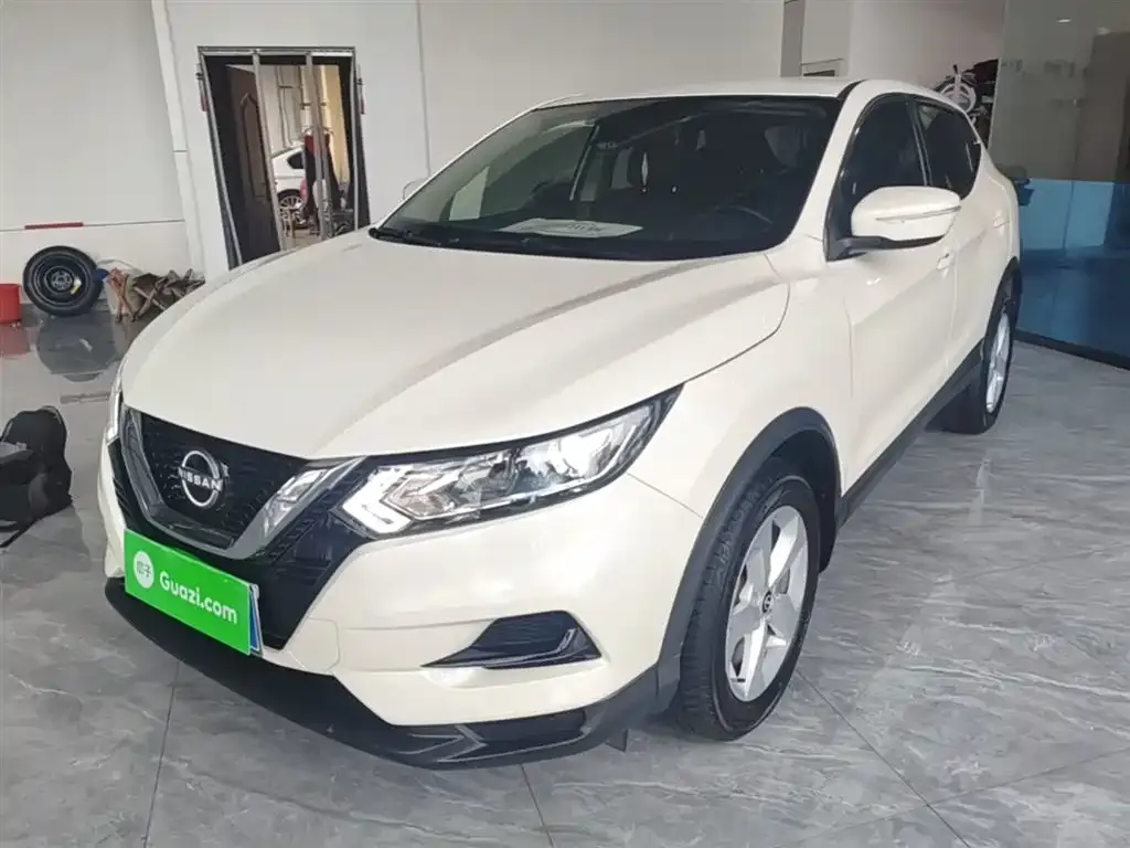 Nissan Qashqai — фото 1