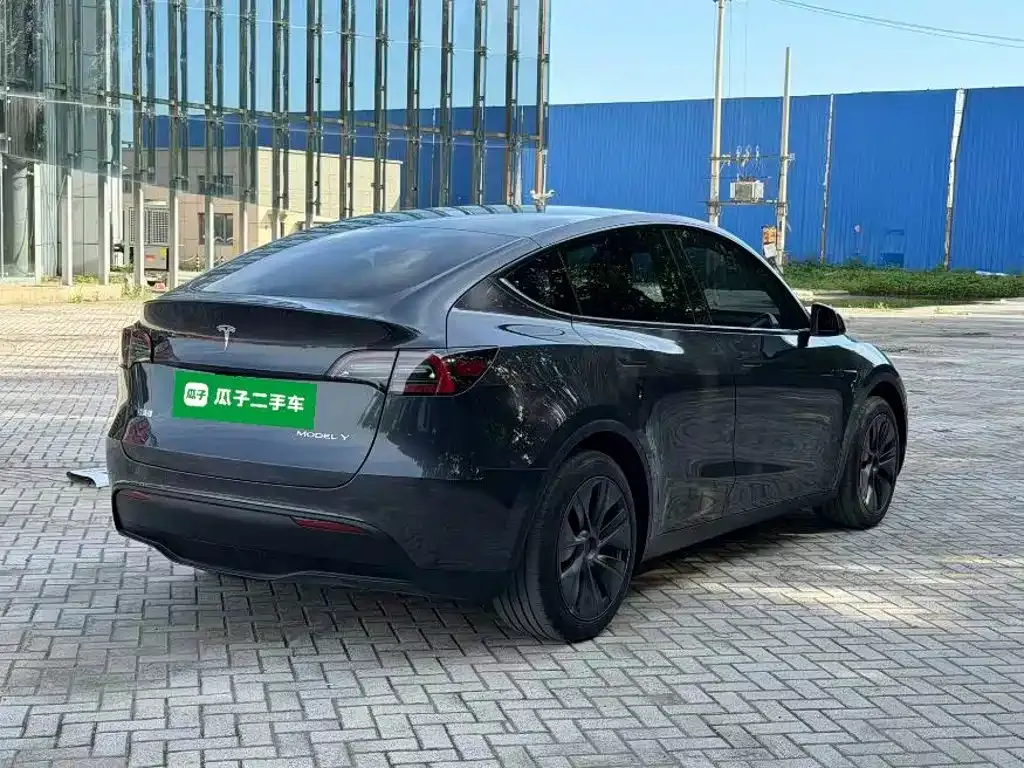Tesla Model Y — фото 5