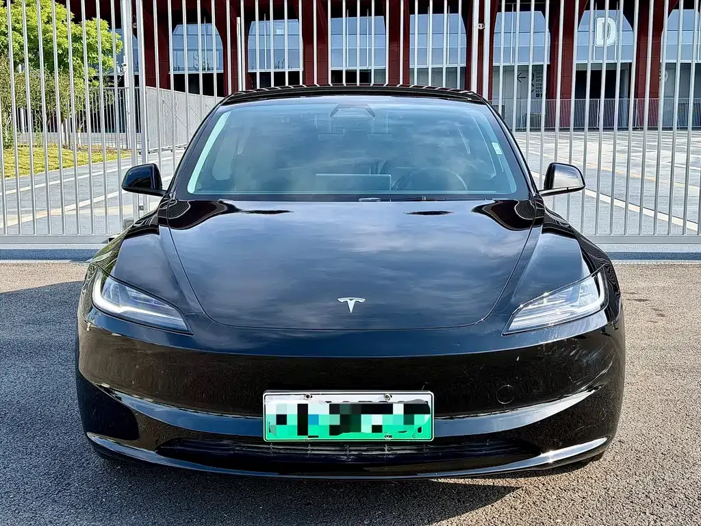 Tesla Model 3 — фото 10