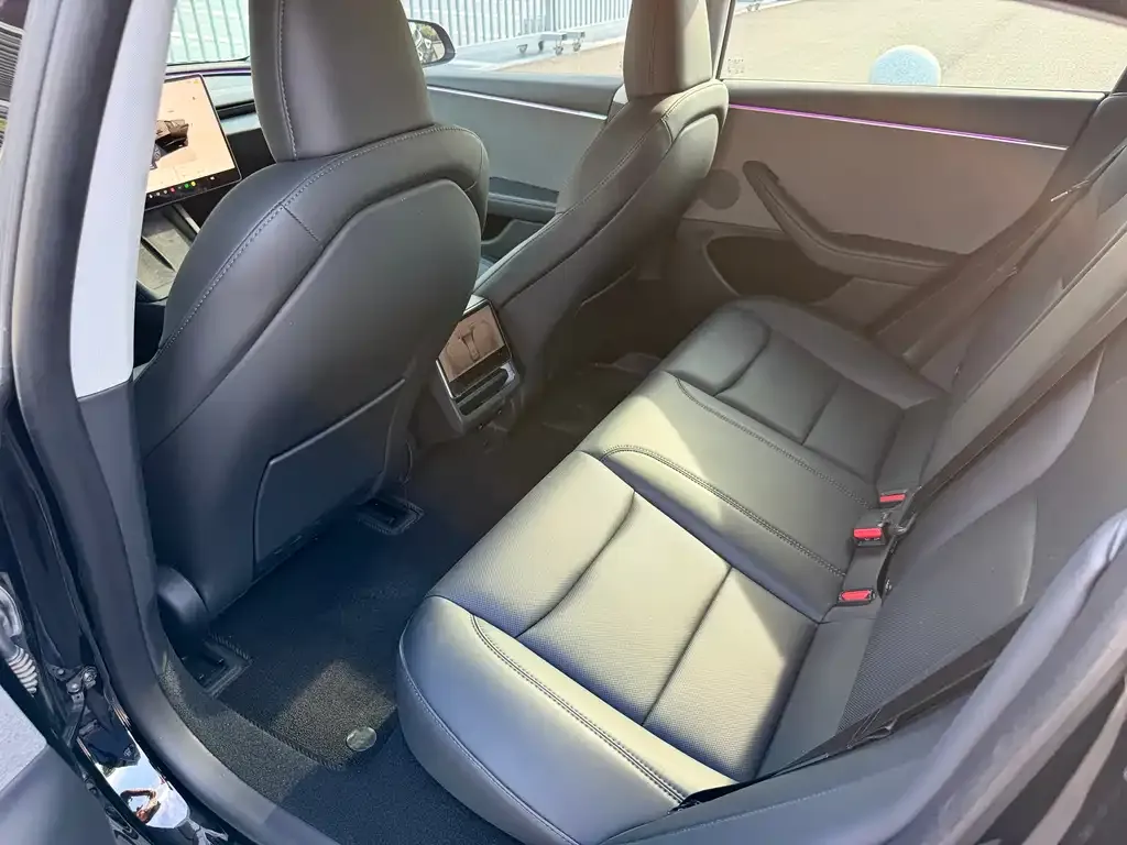 Tesla Model 3 — фото 2