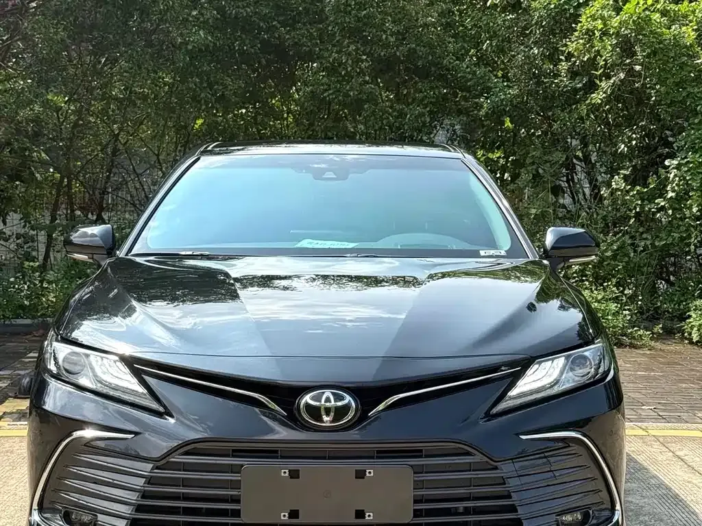 Toyota Camry — фото 9