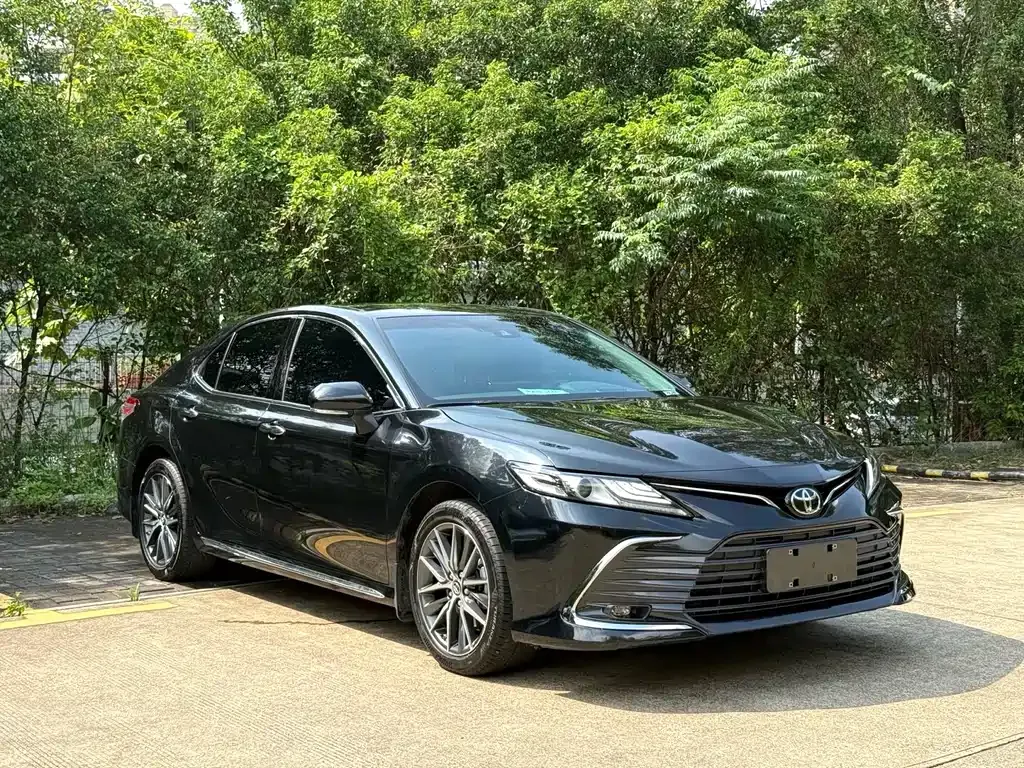 Toyota Camry — фото 10