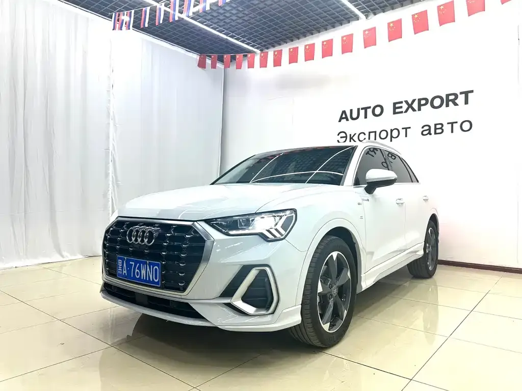 Audi Q3 — фото 1