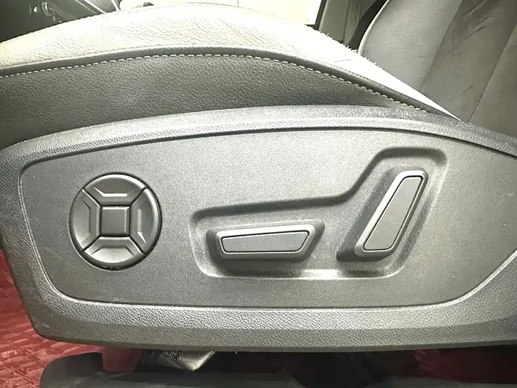 Audi Q3 — фото 10