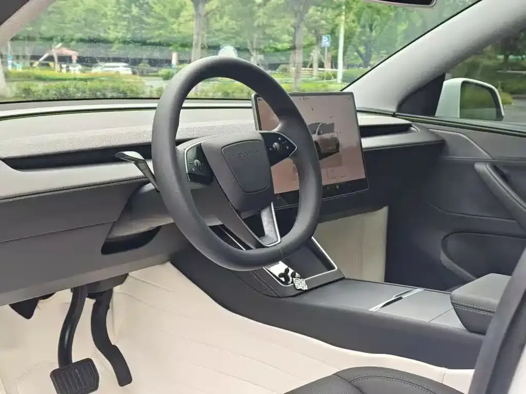 Tesla Model Y — фото 6