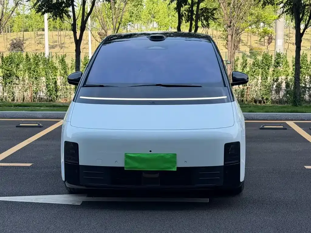 Li Auto MEGA — фото 7