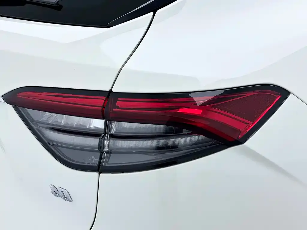 Maserati Levante — фото 4