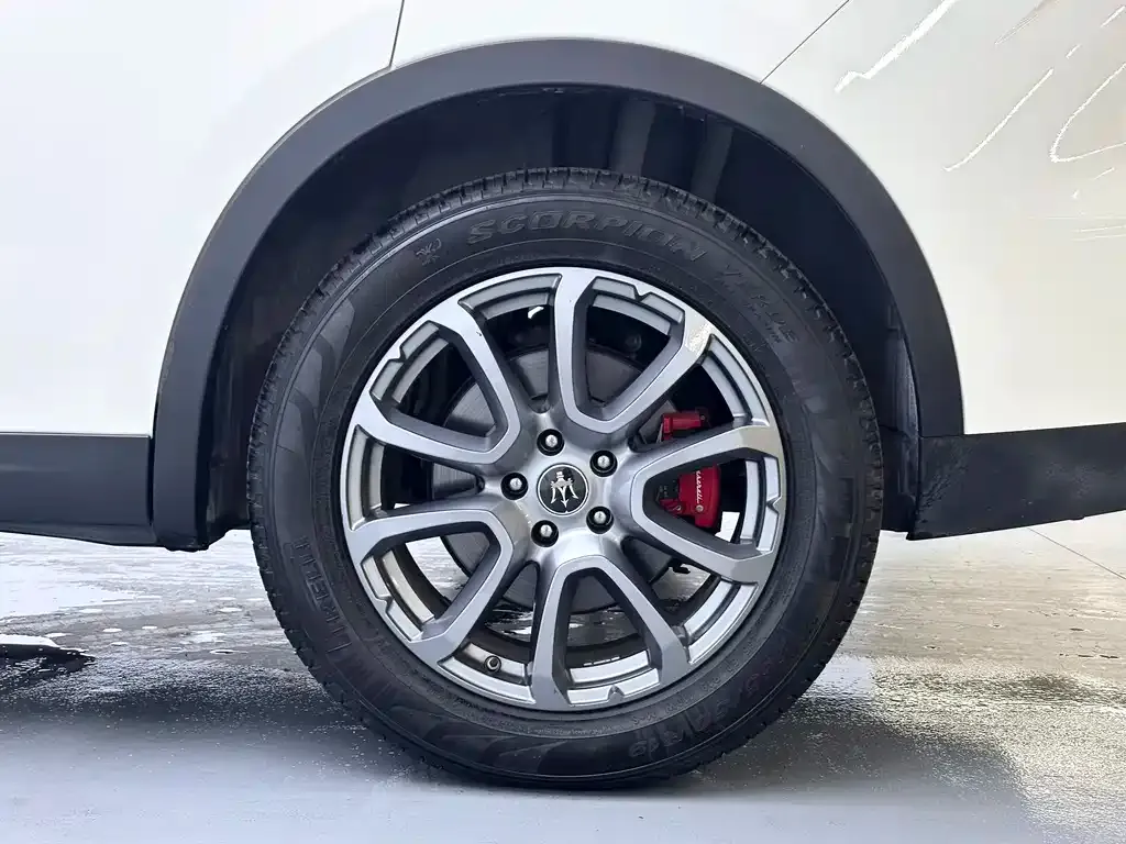 Maserati Levante — фото 7