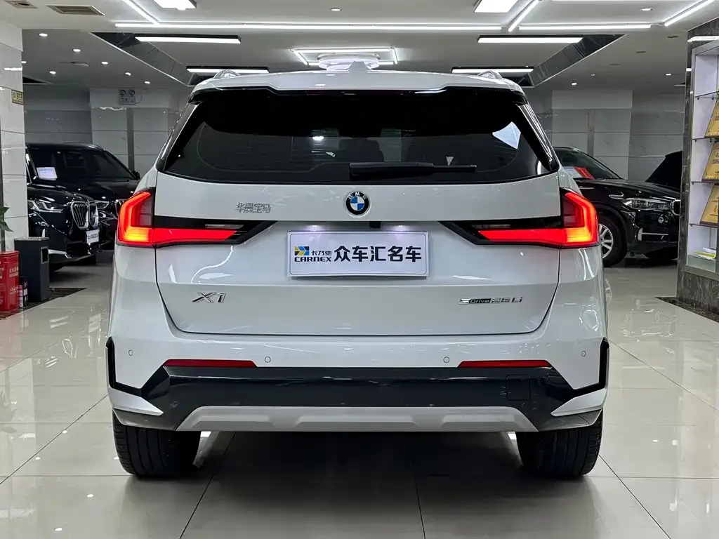 BMW X1 — фото 9