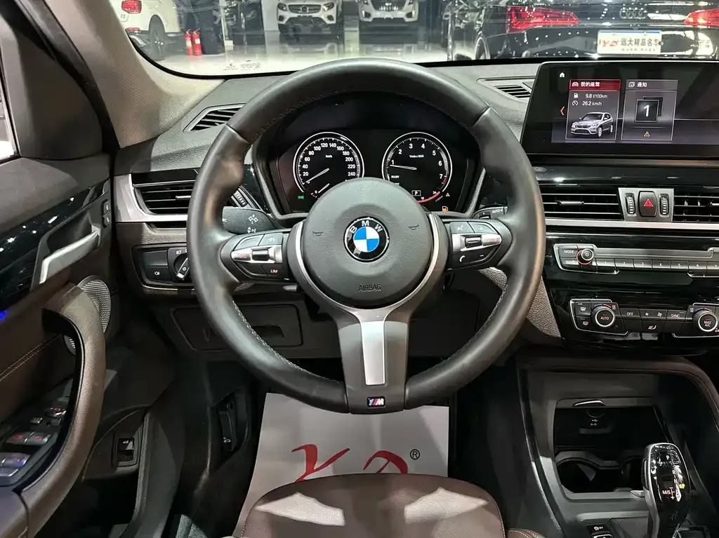 BMW X1 — фото 8