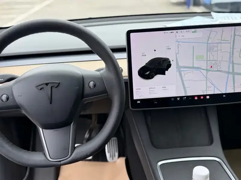 Tesla Model Y — фото 3