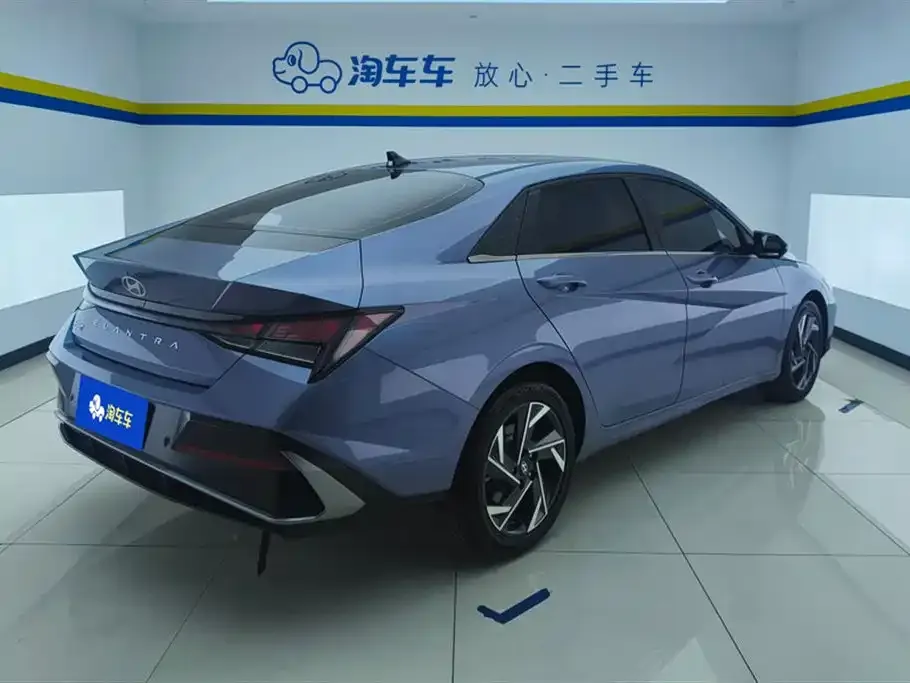 Hyundai Elantra — фото 8