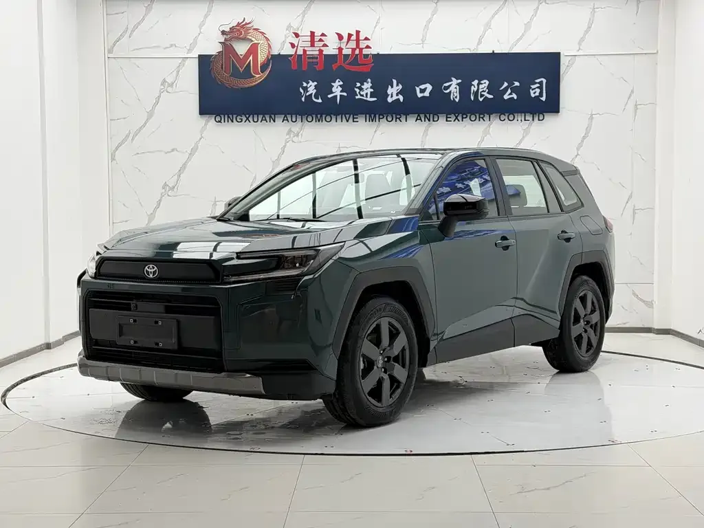 Toyota RAV4 — фото 1