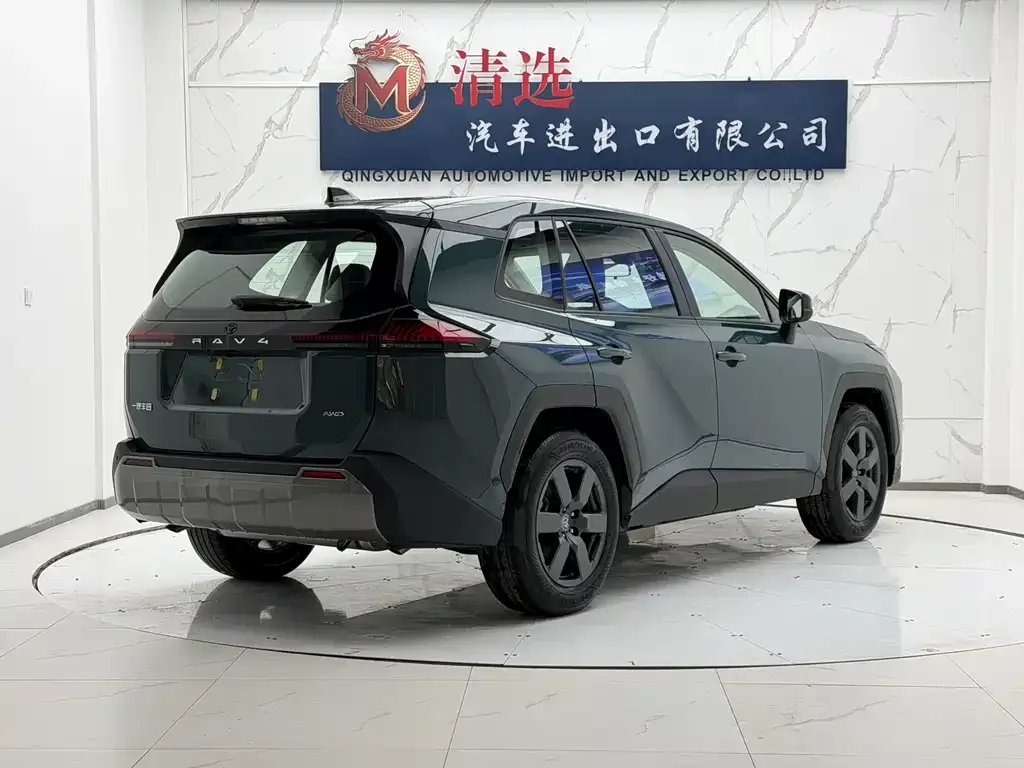 Toyota RAV4 — фото 5