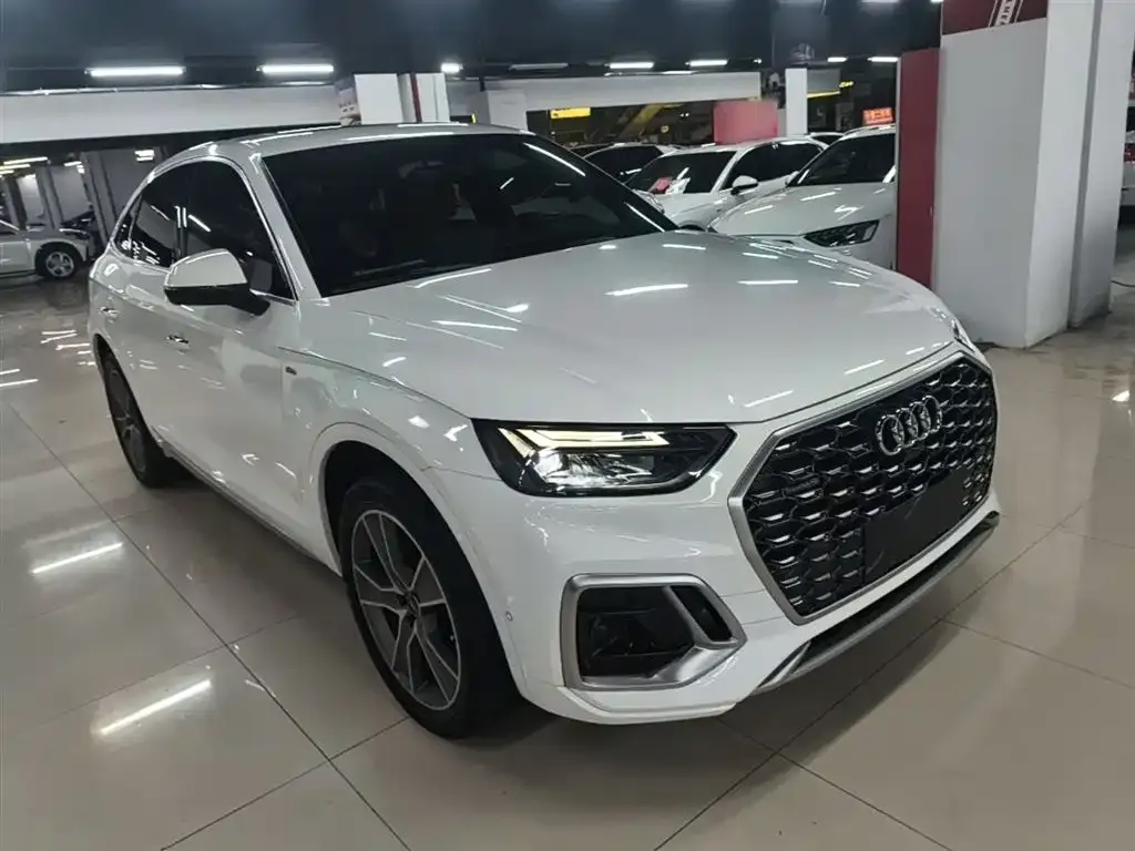 Audi Q5L Sportback 2023 из CN, фото 2