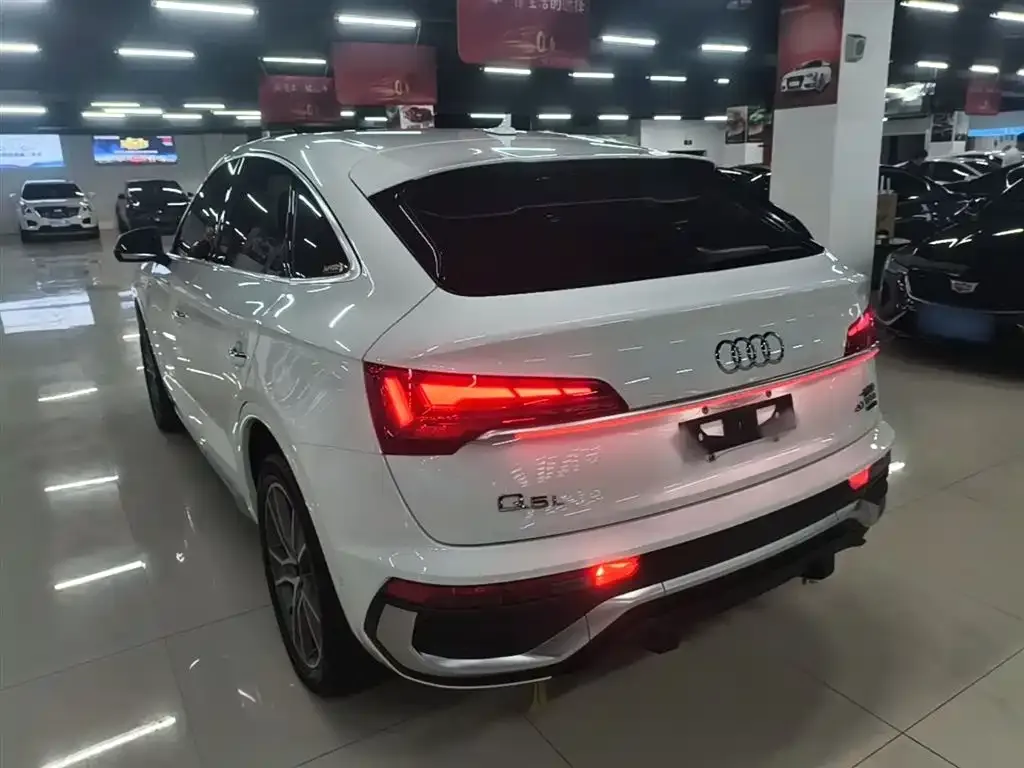 Audi Q5L Sportback 2023 из CN, фото 9