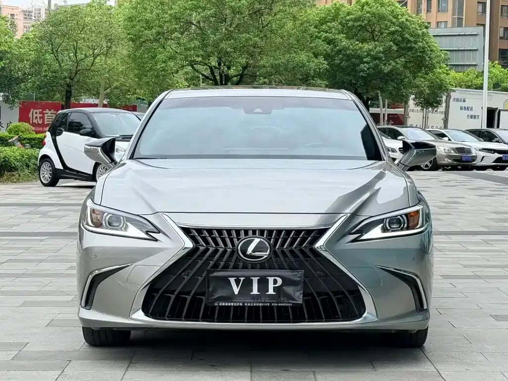 Lexus ES — фото 5