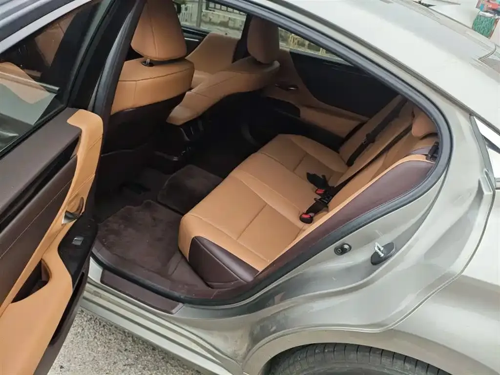 Lexus ES 2021 из CN, фото 4