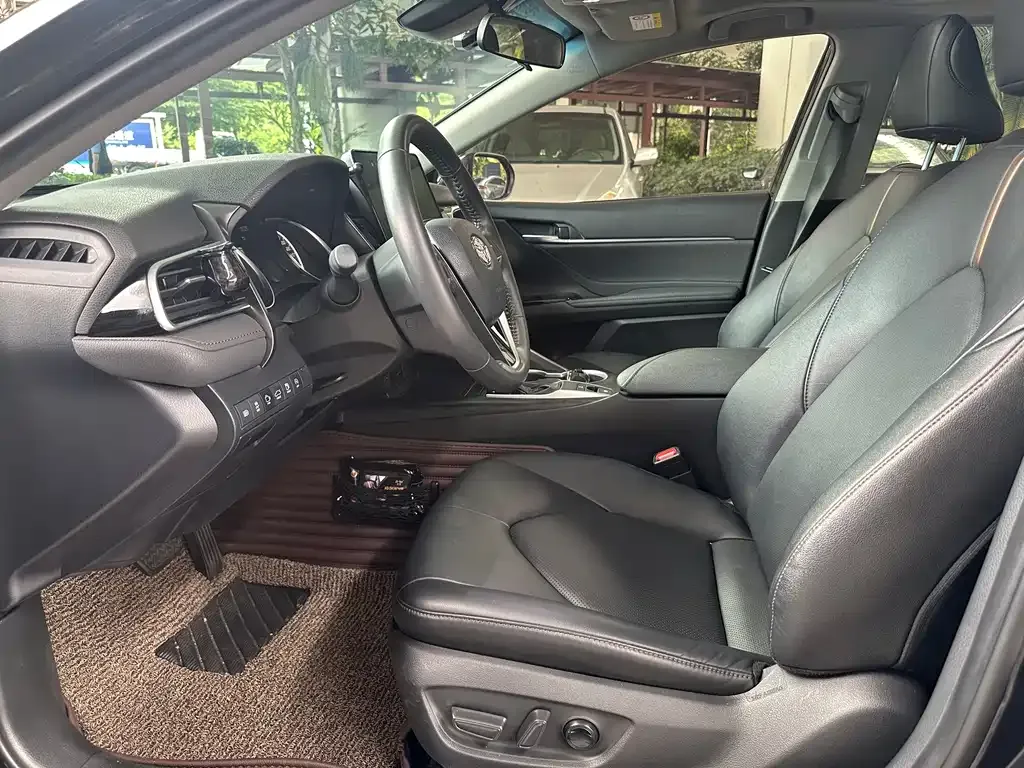 Toyota Camry 2023 из CN, фото 3