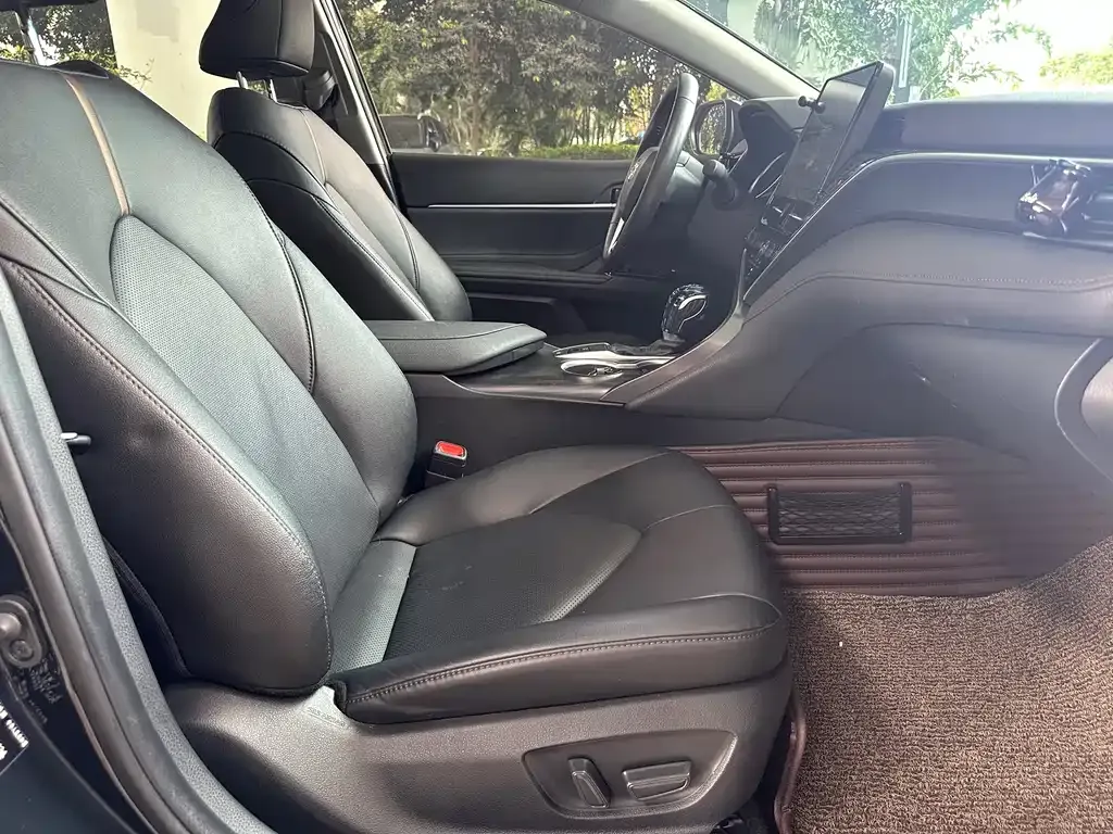 Toyota Camry 2023 из CN, фото 2