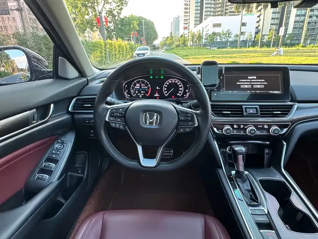 Honda Accord — фото 5