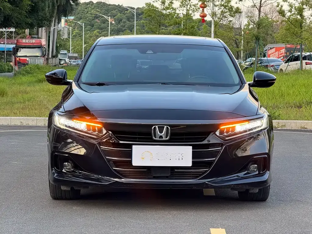 Honda Accord — фото 8