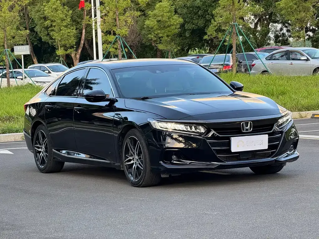 Honda Accord — фото 9