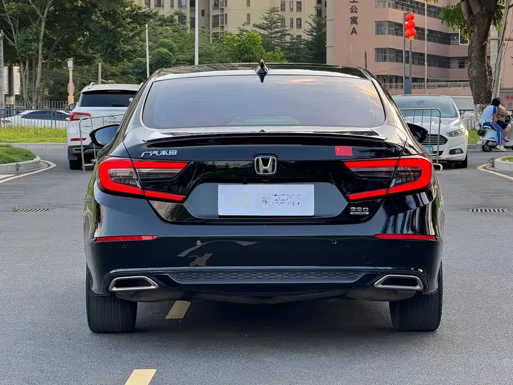 Honda Accord — фото 7