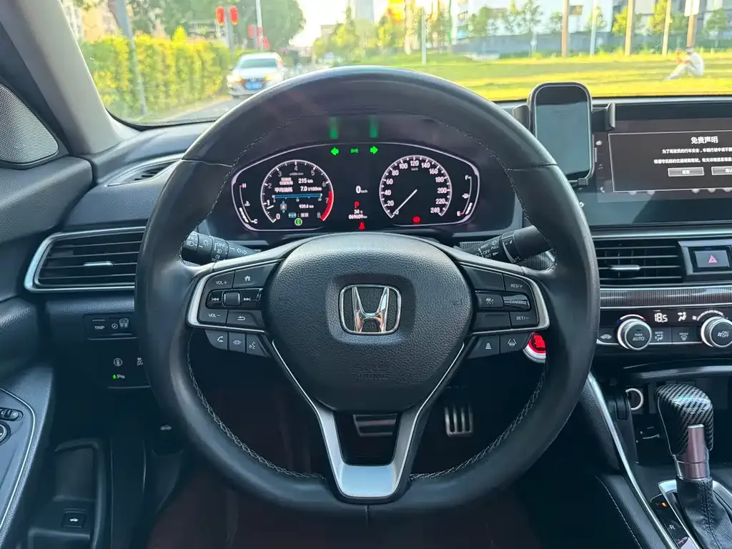 Honda Accord — фото 3