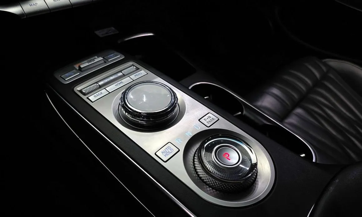 Genesis GV70 — фото 9