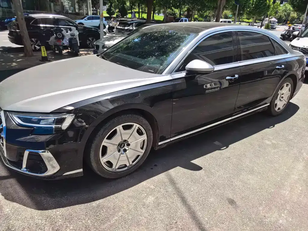 Audi A8