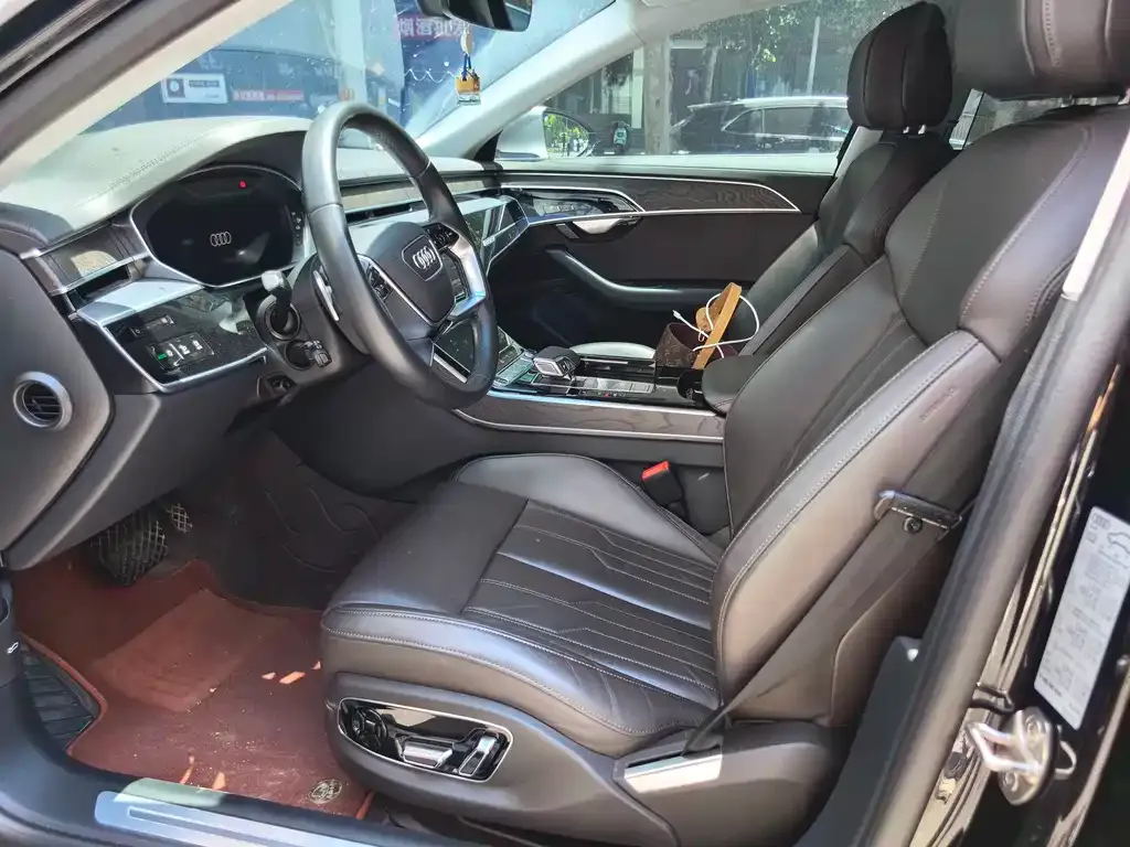Audi A8 2023 из CN, фото 4