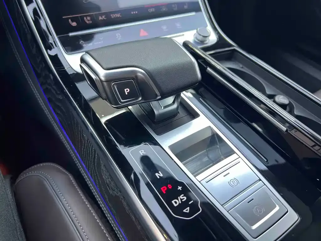 Audi A8 2023 из CN, фото 5