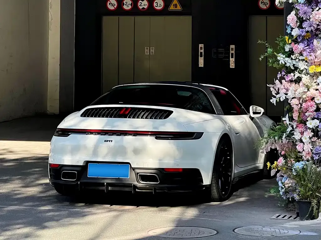 Porsche 911 2021 из CN, фото 5