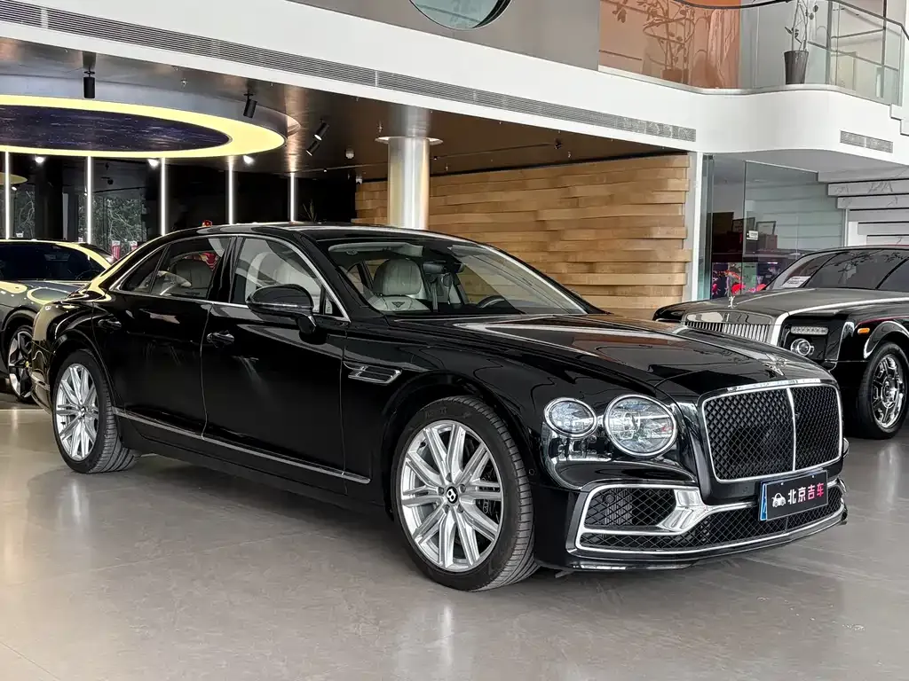 Bentley Flying Spur — фото 3
