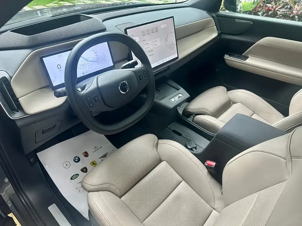 Volvo XC70 Plug-in Hybrid 2025 из CN, фото 5