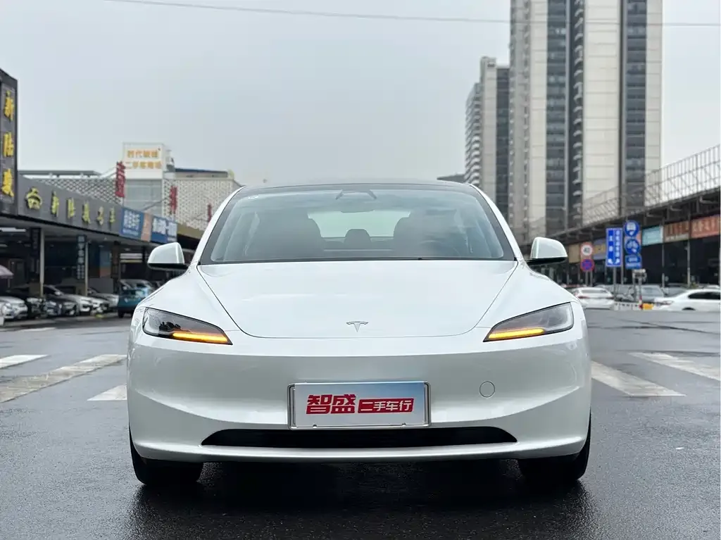 Tesla Model 3 — фото 6