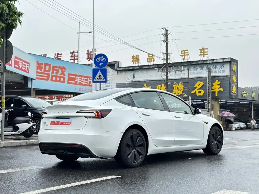 Tesla Model 3 — фото 2