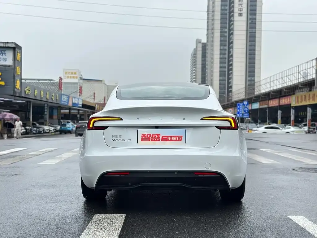 Tesla Model 3 — фото 5